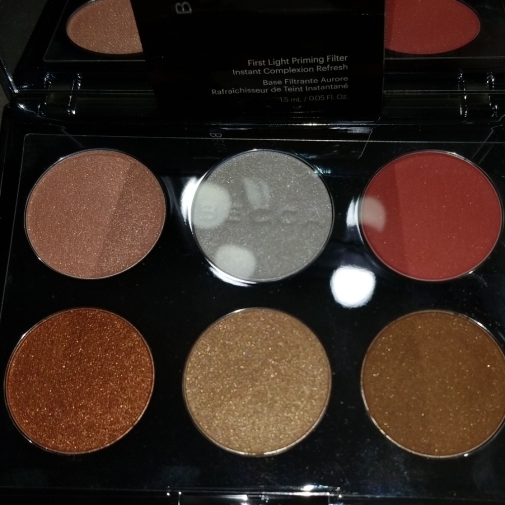 Becca apres ski glow face palette